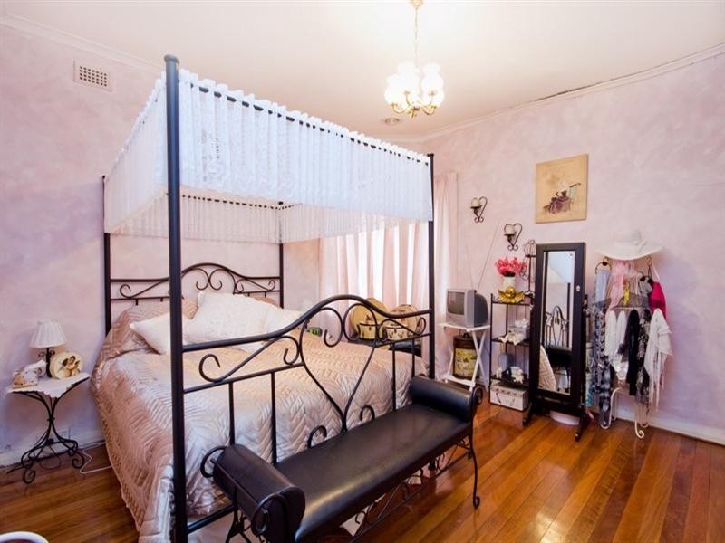 13 Selkirk Avenue, Clearview SA 5085