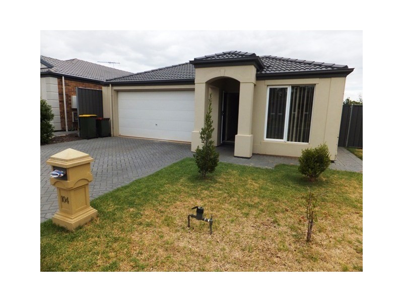 104 Lakeside Drive, Andrews Farm SA 5114