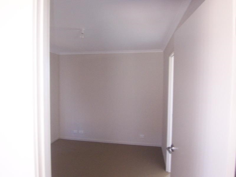 104 Lakeside Drive, Andrews Farm SA 5114