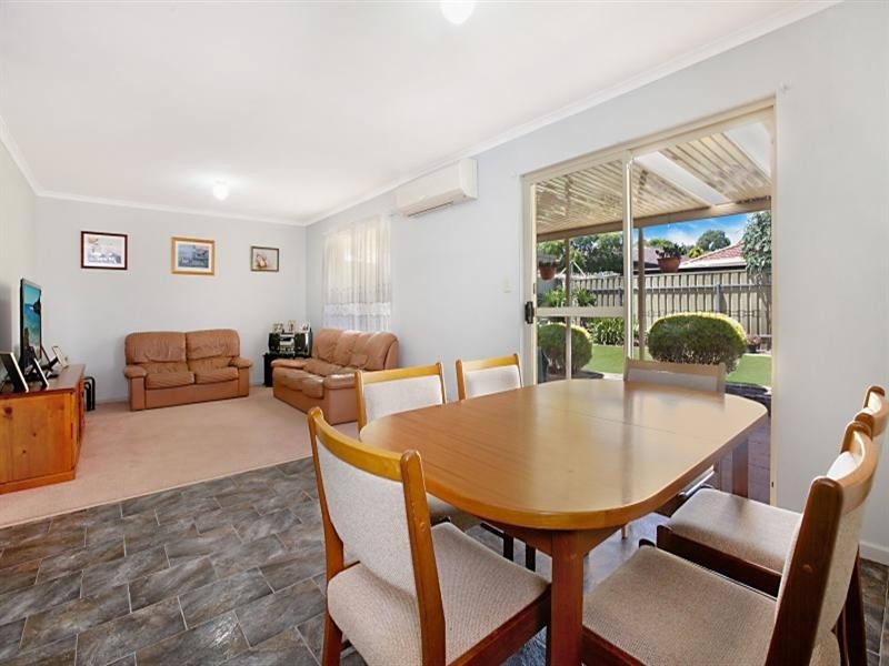 6 Barossa Way, Woodcroft SA 5162