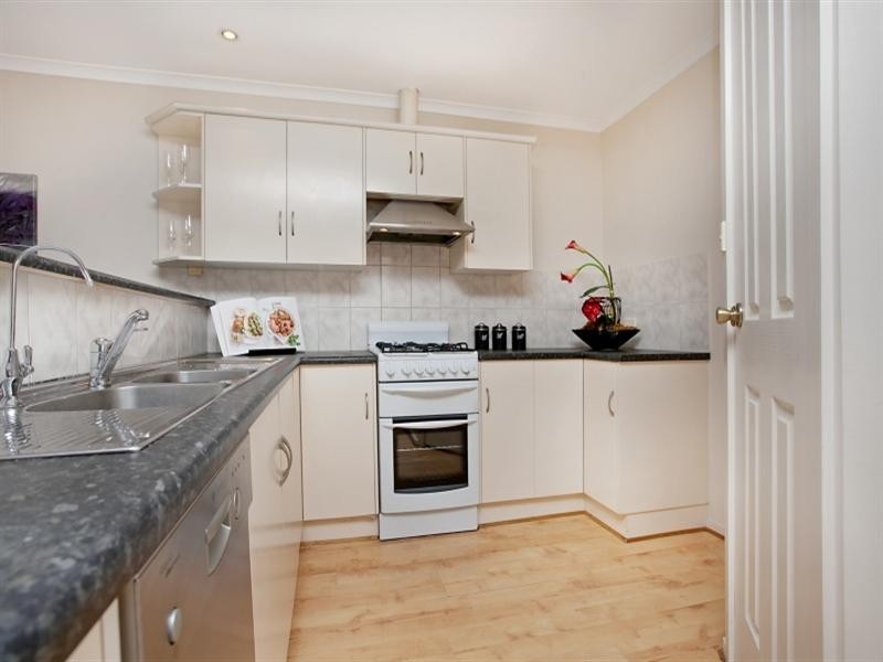 8 Nestor Street, Hillcrest SA 5086