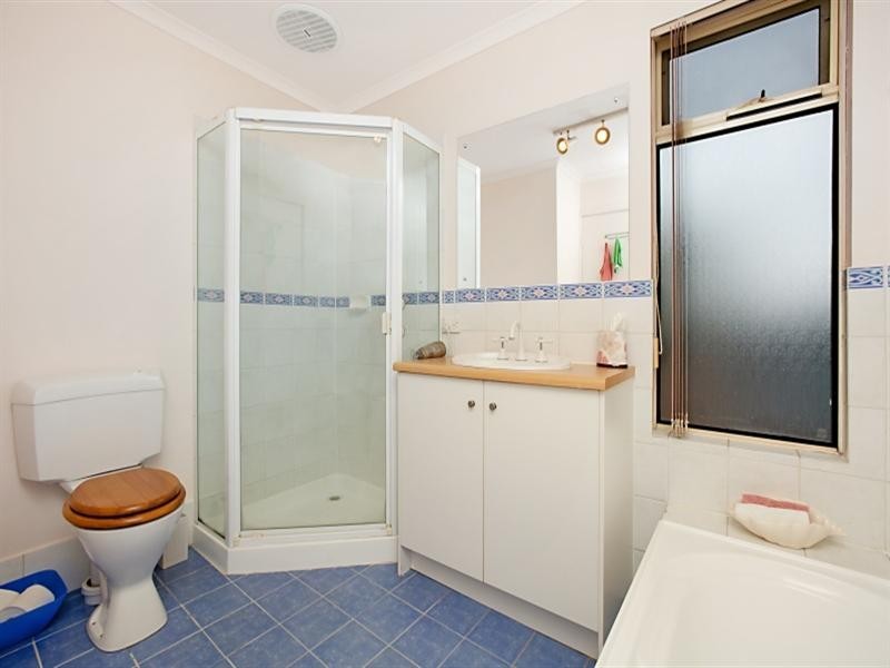 1/1 Elmglade Drive, Oakden SA 5086