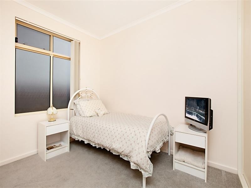 1/1 Elmglade Drive, Oakden SA 5086
