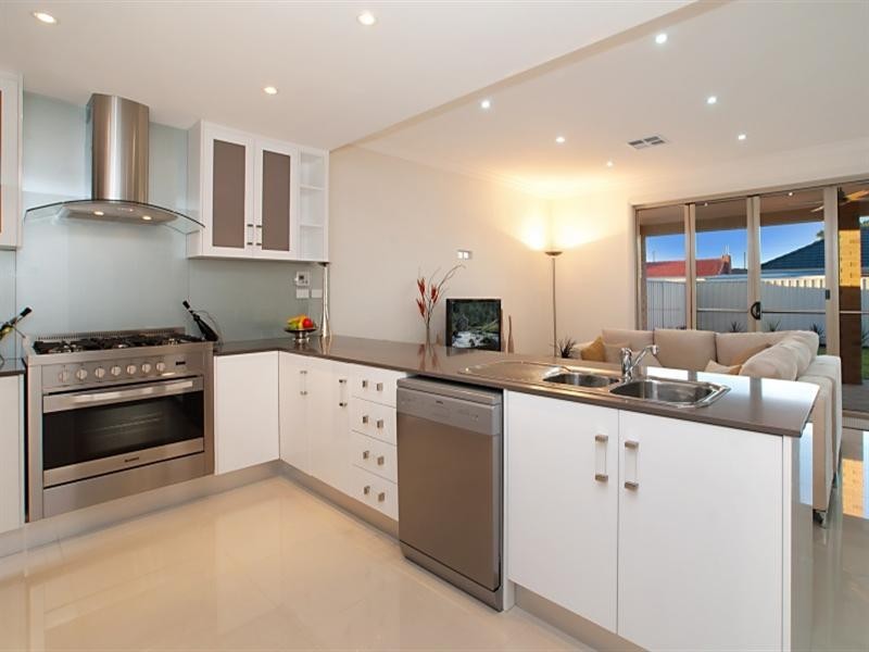 10 Centenary Avenue, Findon SA 5023