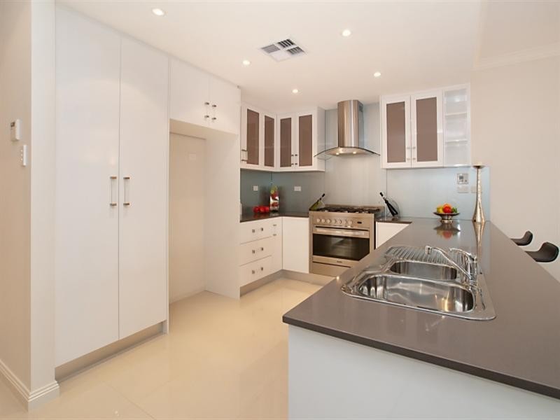 10 Centenary Avenue, Findon SA 5023