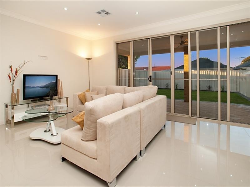 10 Centenary Avenue, Findon SA 5023