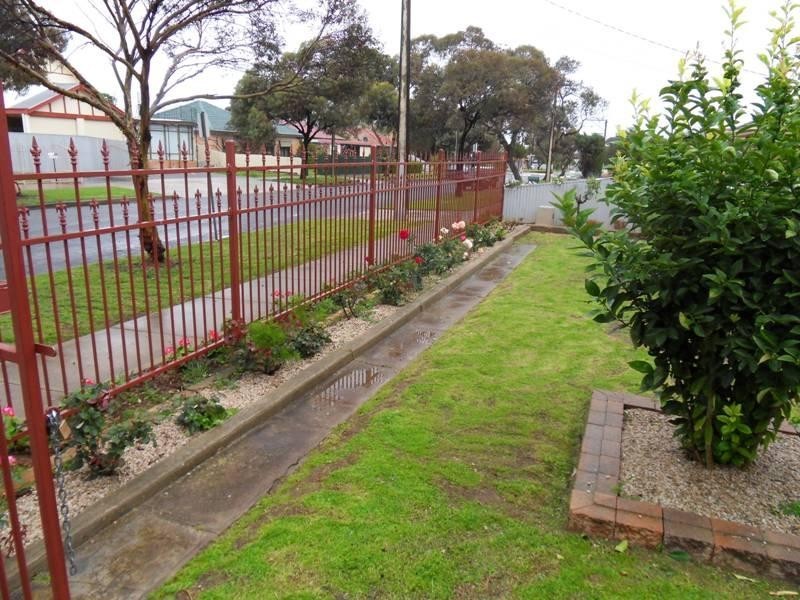 10 Branson Avenue, Clearview SA 5085