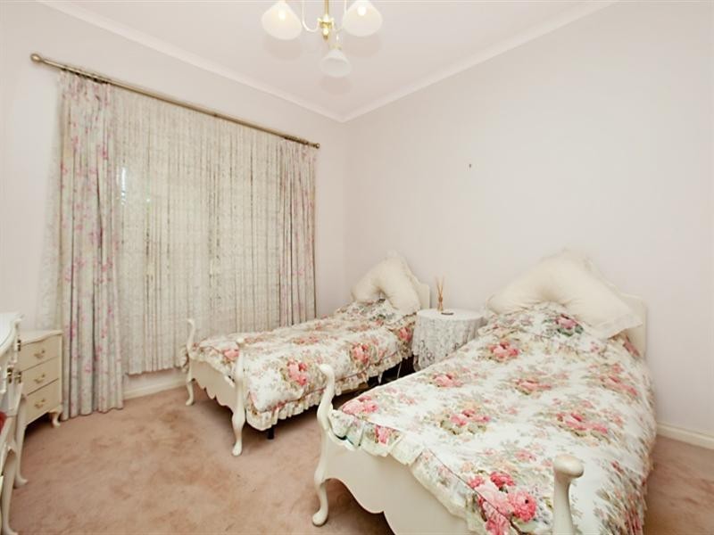 32 Regent Gardens Drive, Oakden SA 5086