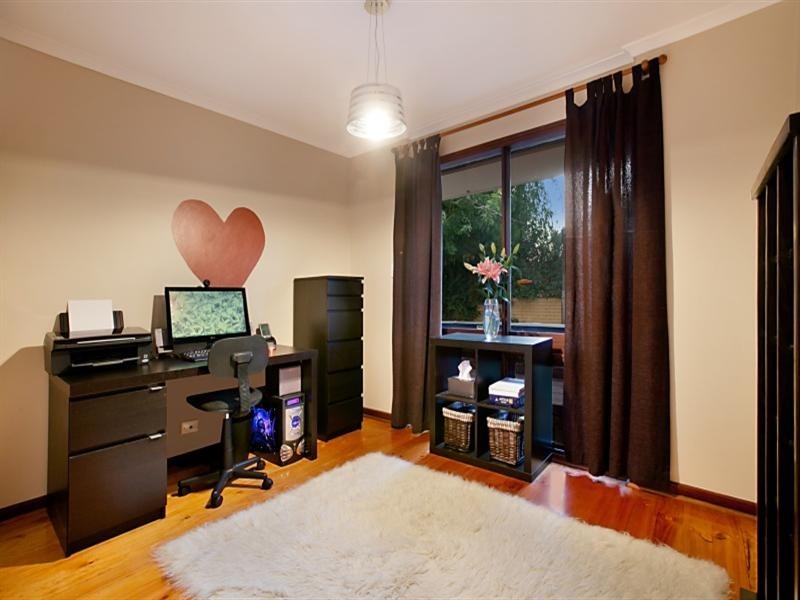 17 Landal Boulevard, Redwood Park SA 5097