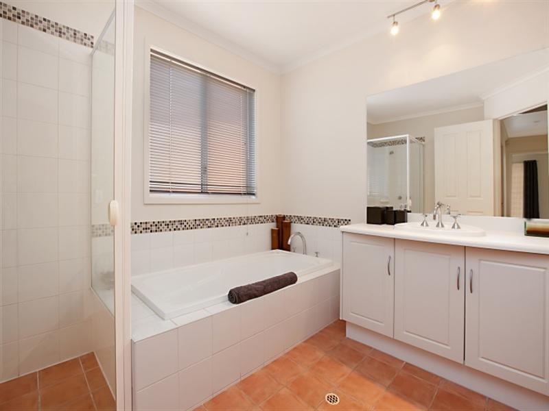 30 Victoria Drive, Oakden SA 5086