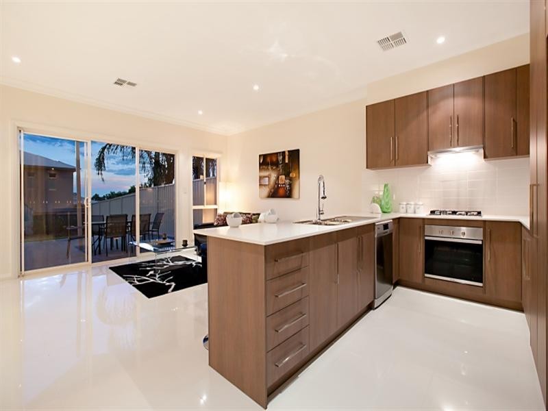 9 Amber Avenue, Clearview SA 5085