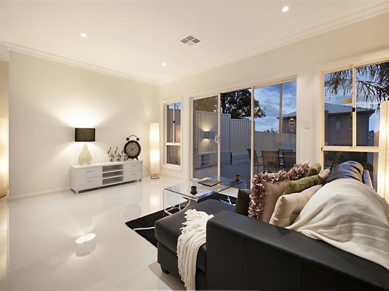 9 Amber Avenue, Clearview SA 5085