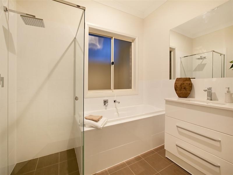 9 Amber Avenue, Clearview SA 5085