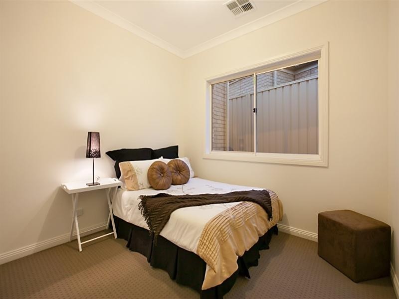 9 Amber Avenue, Clearview SA 5085