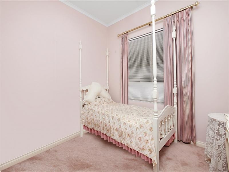 32 Regent Gardens Drive, Oakden SA 5086