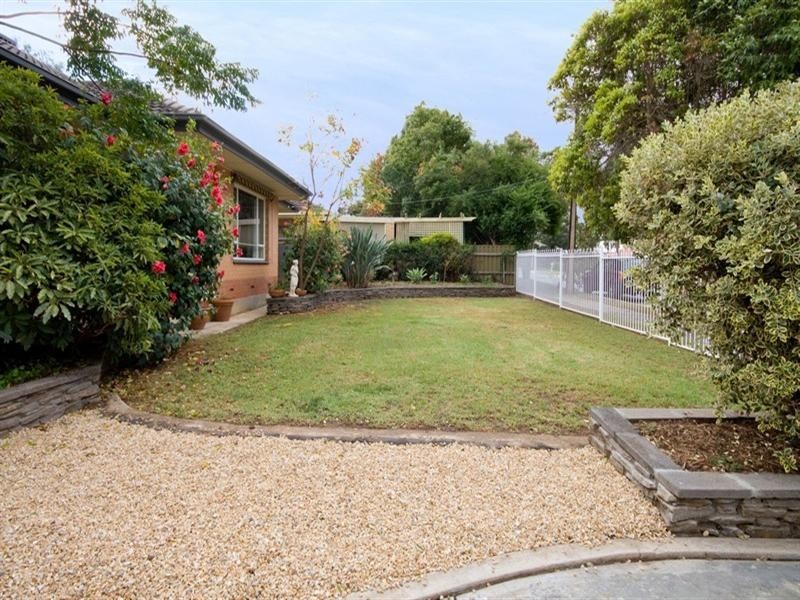 9 Barker Way, Valley View SA 5093