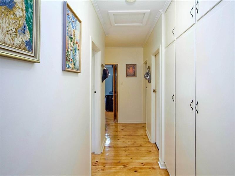 9 Barker Way, Valley View SA 5093