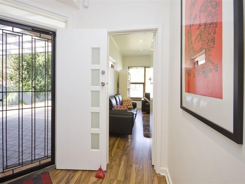 10 Selkirk Avenue, Clearview SA 5085