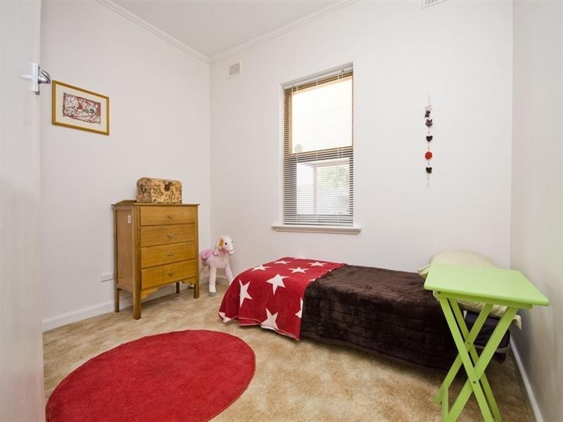 10 Selkirk Avenue, Clearview SA 5085