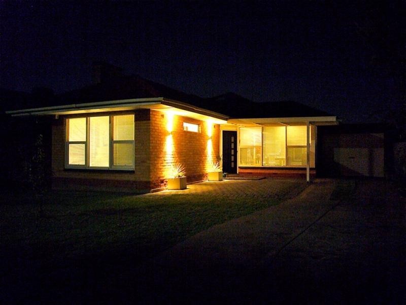 10 Selkirk Avenue, Clearview SA 5085