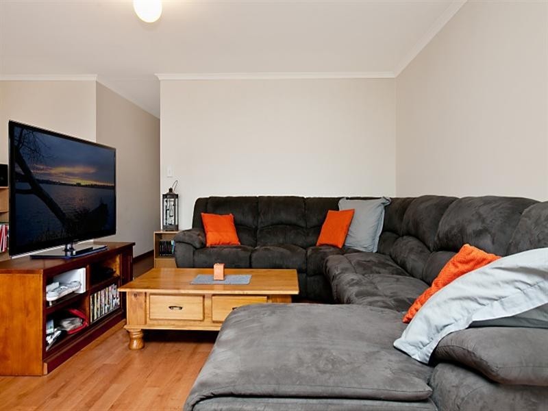 10 Thorpe Street, Oakden SA 5086