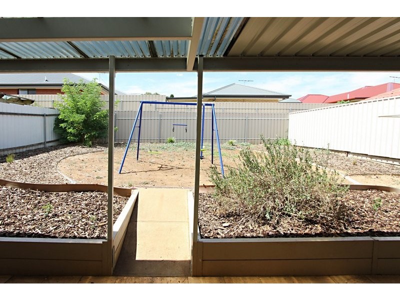 19 Lyle Court, Para Vista SA 5093