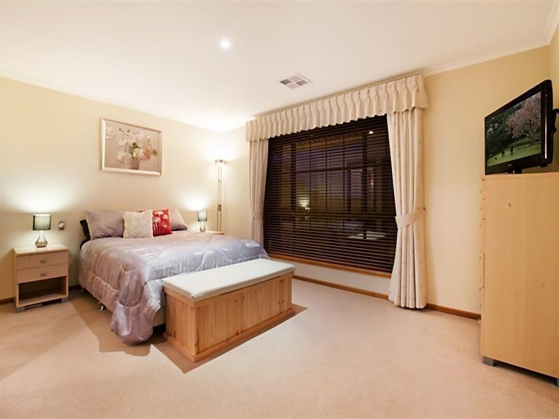 13 Austerlitz Court, Greenwith SA 5125