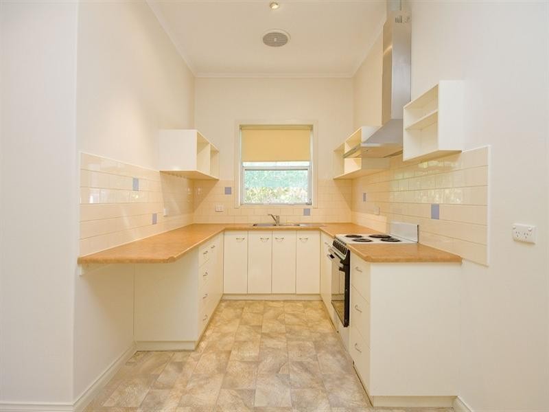 5 Selkirk Avenue, Clearview SA 5085