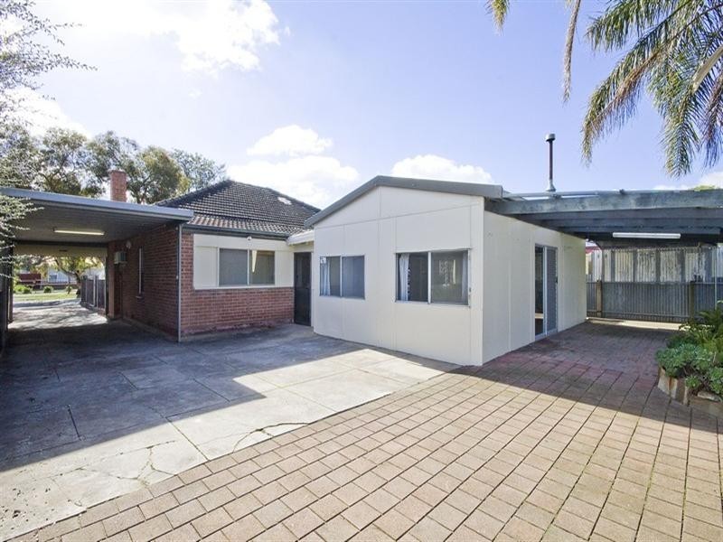 5 Selkirk Avenue, Clearview SA 5085