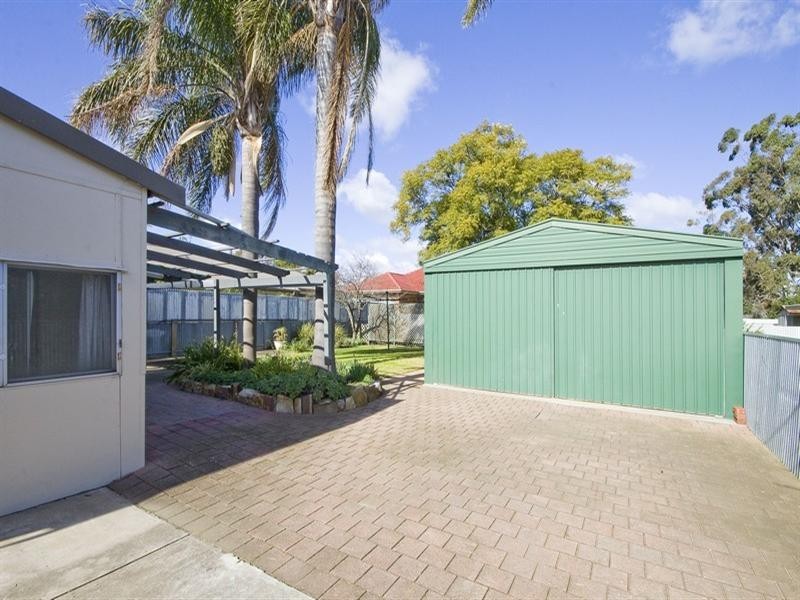 5 Selkirk Avenue, Clearview SA 5085