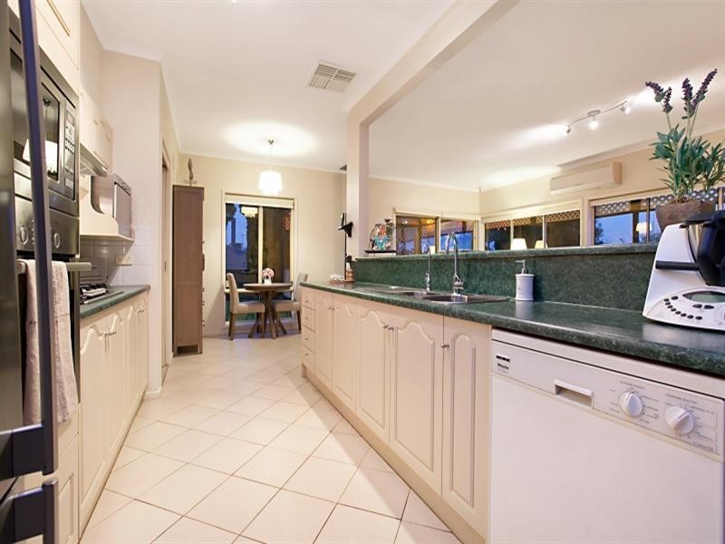 9 Bechervaise Court, Greenwith SA 5125