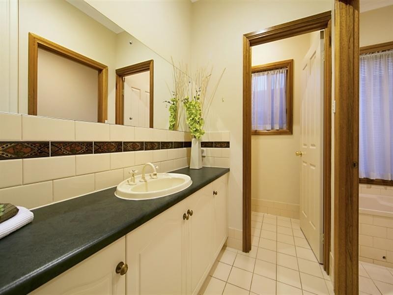 8 Brookside Street, Oakden SA 5086