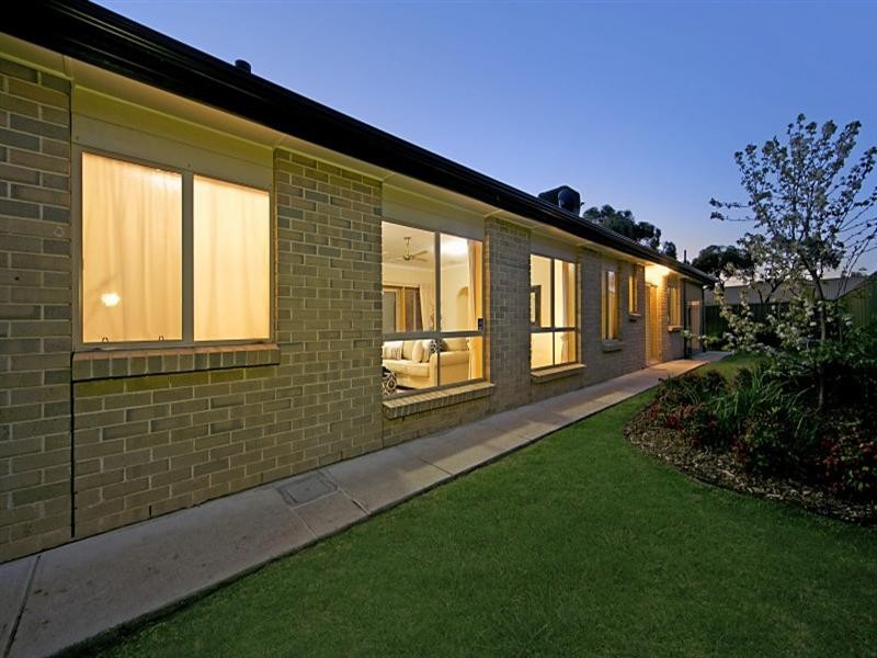 8 Brookside Street, Oakden SA 5086