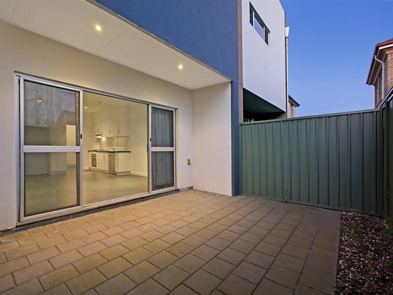 6 Mackenzie Circuit, Mawson Lakes SA 5095