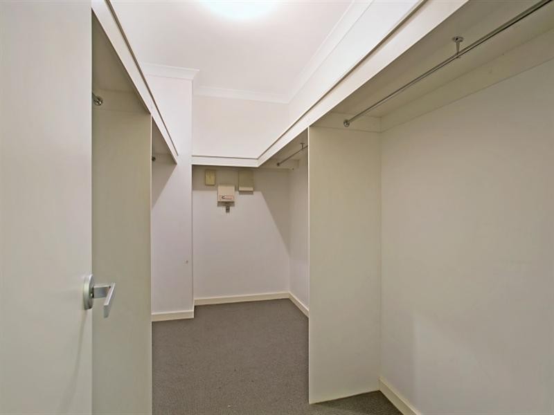 6 Mackenzie Circuit, Mawson Lakes SA 5095