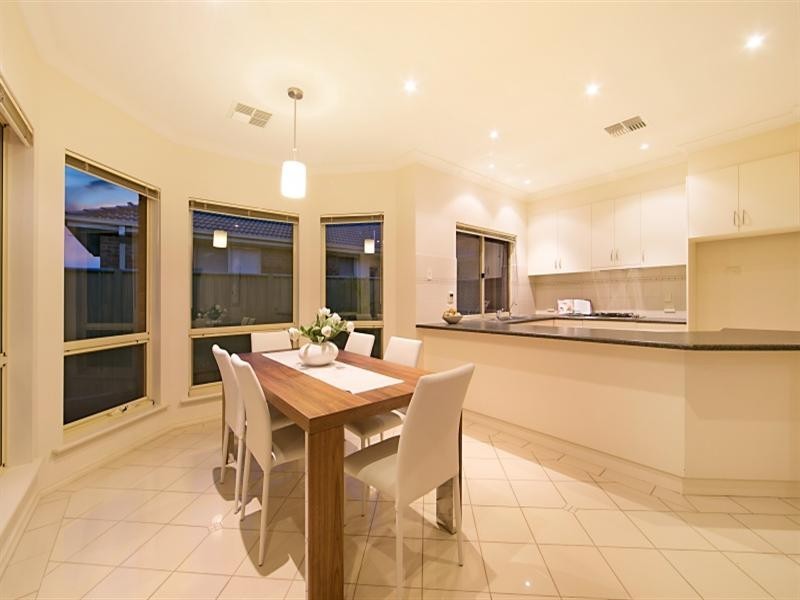 13 Ashwood Circuit, Mawson Lakes SA 5095