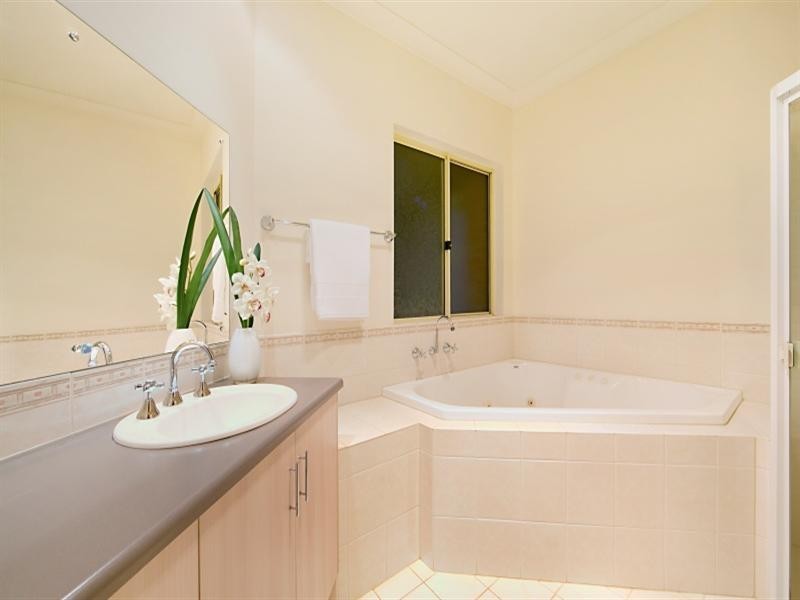 13 Ashwood Circuit, Mawson Lakes SA 5095