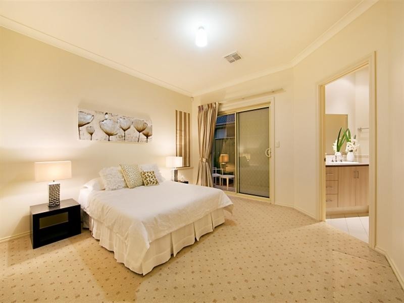 13 Ashwood Circuit, Mawson Lakes SA 5095