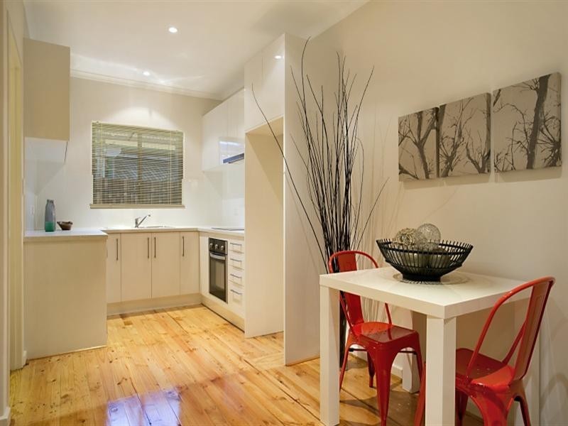 2/4a Gordon Road, Black Forest SA 5035