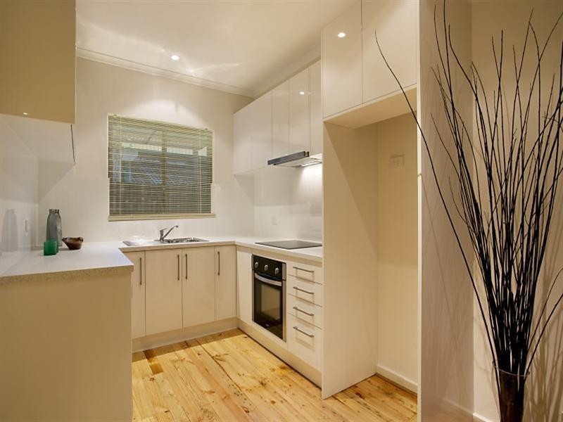 2/4a Gordon Road, Black Forest SA 5035