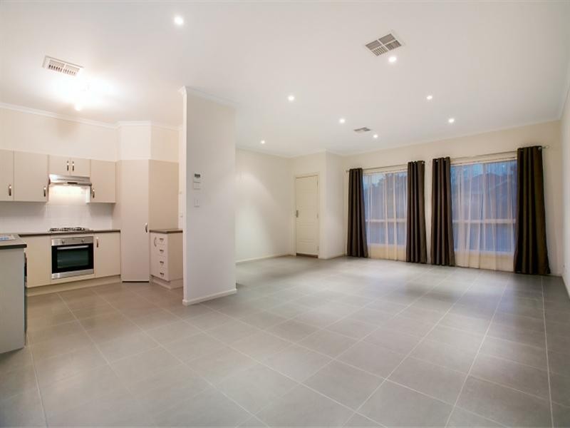 15 Chaucer Street, Clearview SA 5085