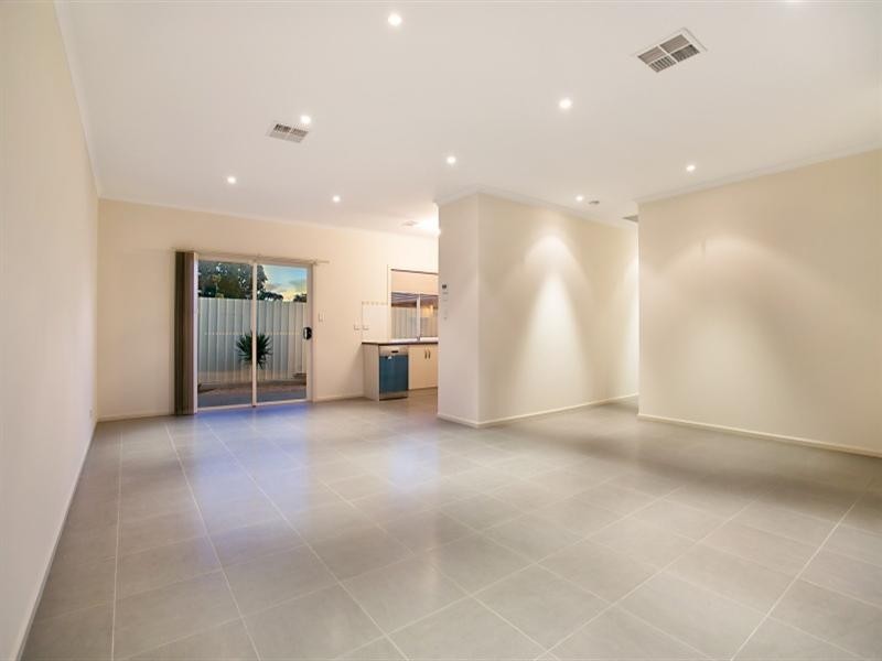 15 Chaucer Street, Clearview SA 5085