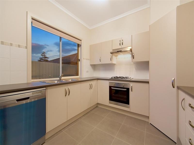 15 Chaucer Street, Clearview SA 5085