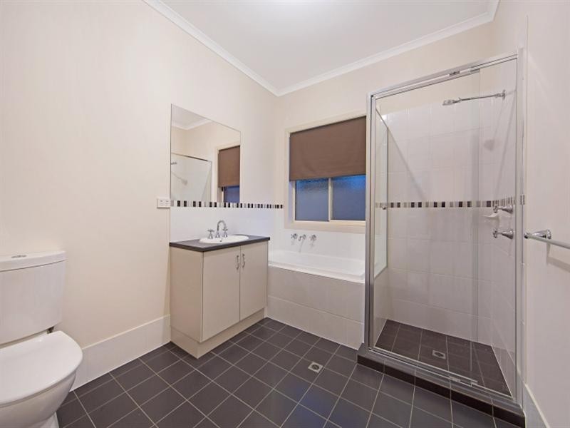 15 Chaucer Street, Clearview SA 5085