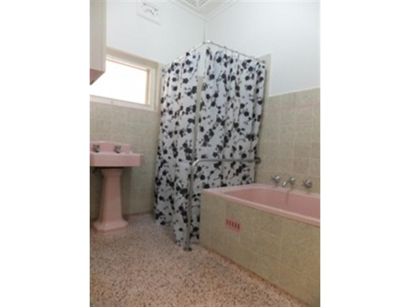 6 Redwood Avenue, Redwood Park SA 5097