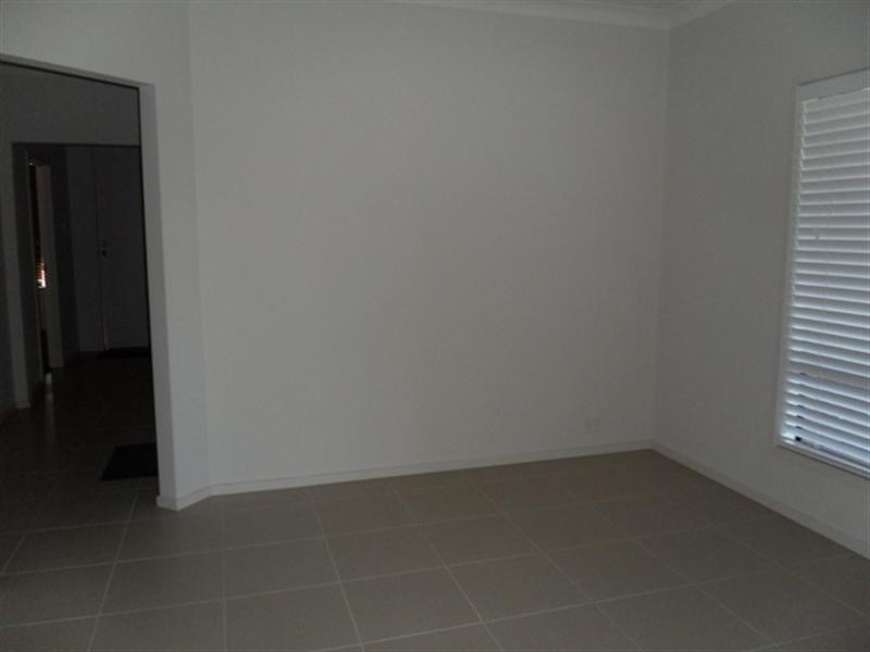 5 Lonsdale Crescent, Andrews Farm SA 5114