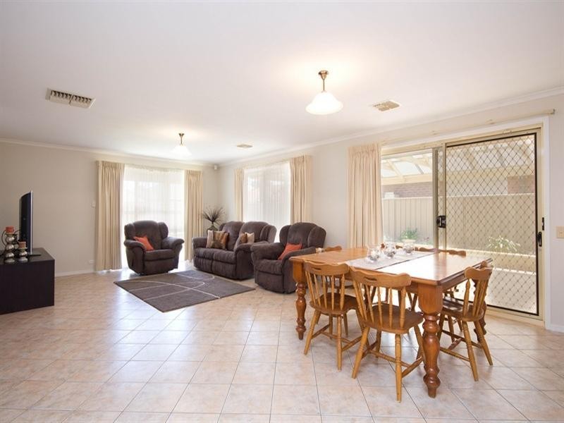 3 Silkie court (Pine Lakes), Parafield Gardens SA 5107