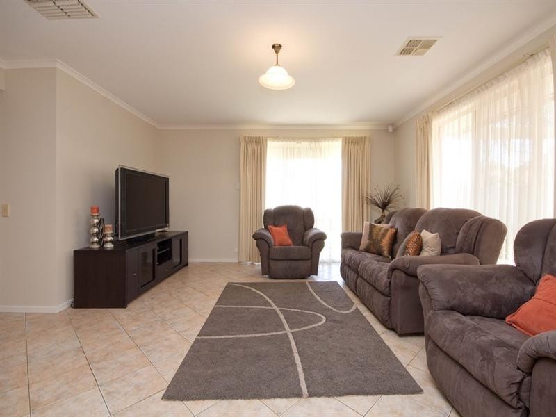 3 Silkie court (Pine Lakes), Parafield Gardens SA 5107