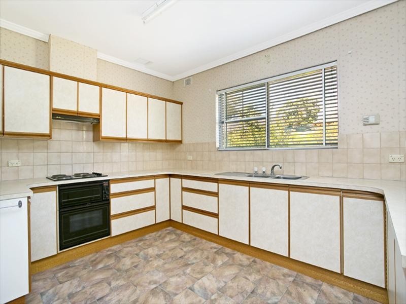 24 Cottenham Road, Banksia Park SA 5091