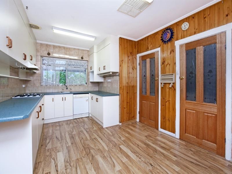 2 Harris Road, Redwood Park SA 5097